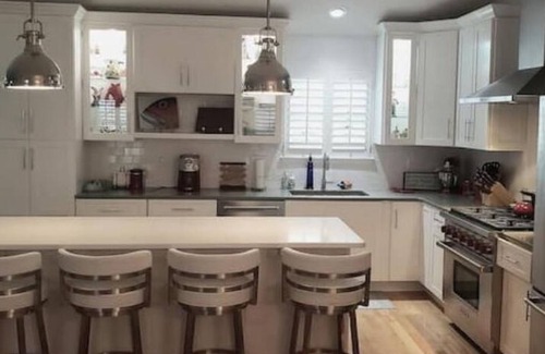 Villas Casa | Breezy Corner Getaway 4 Bedroom home with spectacular sunset views.