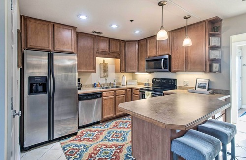 Darien Condominio | Breezy Darien Condo w/ Tranquil Marsh Views!