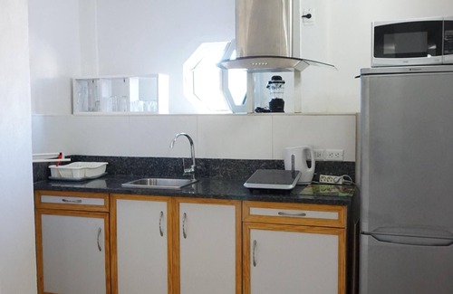 Inch Marlowe Apartamento | Breezy LR GND Floor Apt Higher Heights, Barbados