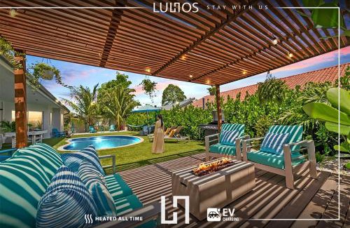 Richmond West Casa | Breezy Oasis with Pooltable, Heated Pool, Golf & Gazeebo L29