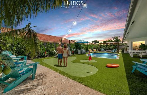 Richmond West Casa | Breezy Oasis with Pooltable, Heated Pool, Golf & Gazeebo L29