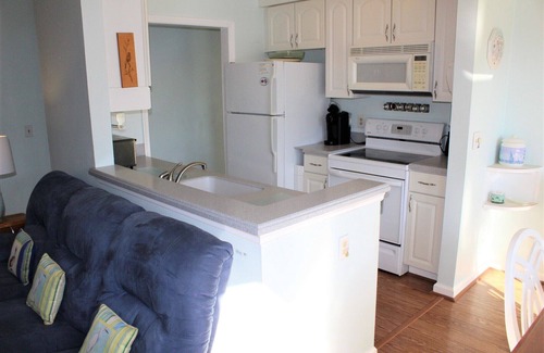 Manteo Condominio | Breton Bay Hideaway - Buccaneer Village 314