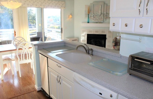 Manteo Condominio | Breton Bay Hideaway - Buccaneer Village 314