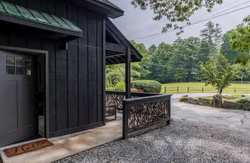 Cashiers Cabaña | Brewer's Cottage at our Boutique & Brewery