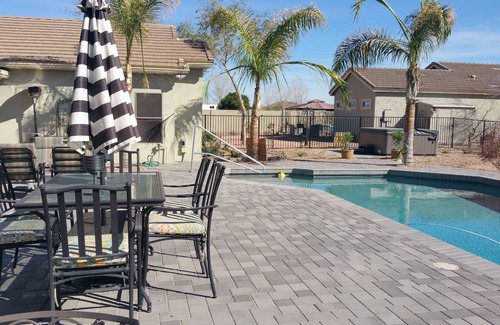 San Tan Valley Villa | BRGuest en nuestra casa de huéspedes! Piscina, jacuzzi, estacionamiento seguro, patios privados