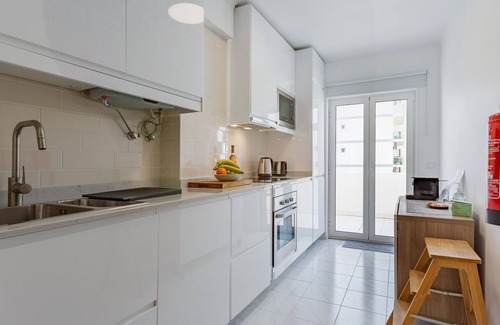 Vila Real Santo Antonio Apartamento | Bright 1BDR Apartment W/Balcony by LovelyStay