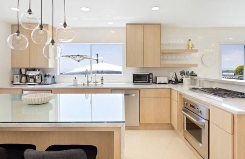 Hollywood Hills Casa | The Perfect Beverly Hills Private View Estate
