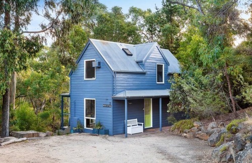 Daylesford Cabaña | Briars Cottage is a 2 Bedroom Cottage, perfect for weekends & mid-week escapes
