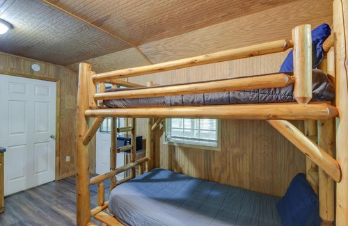 Briceville Casa | Briceville Cabin with River Access and Mountain Views!