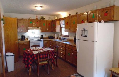 Marion Cabaña | Brick cottage near Hungry Mother, Mt. Rogers