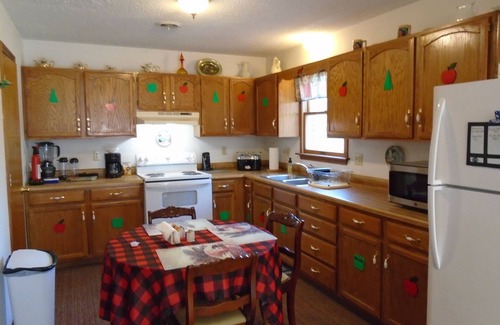 Marion Cabaña | Brick cottage near Hungry Mother, Mt. Rogers