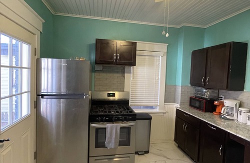 Erie Casa | Brick house in Historic "Milionaire's Row" Neighborhood - 10mins to Presque Isle