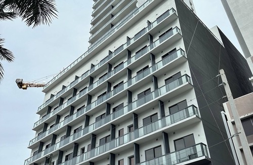 The Roads Condominio | Brickell Apt: Rooftop Pool, Stunning City Views, Modern, Spacious, Walk to Shops