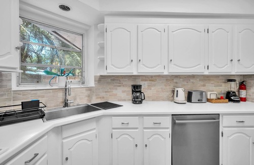 The Roads Casa | Brickell Zen House - Relaxing Pool Home