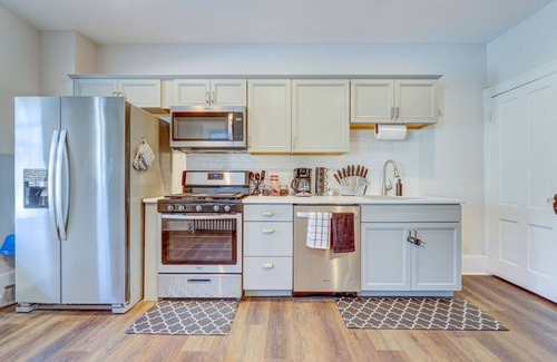 Stroudsburg Apartamento | BrickStone Supreme Lodge -near Main St-B