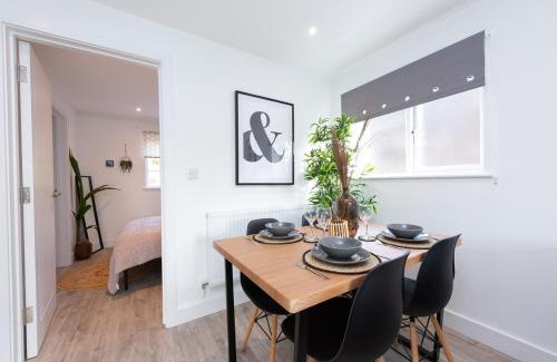 Shottery Apartamento | Bridge House - 1-Bed with Sofabed