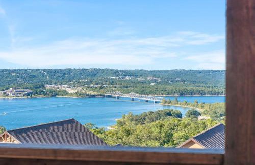 Kimberling City Casa | Bridge View Boat House at Table Rock Lake