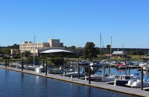 New Bern Hotel | BridgePointe Hotel & Marina