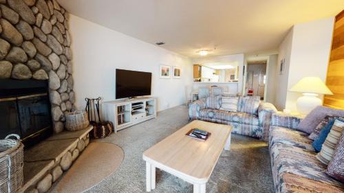 Altis Apartamento | Bridges #105 Condo