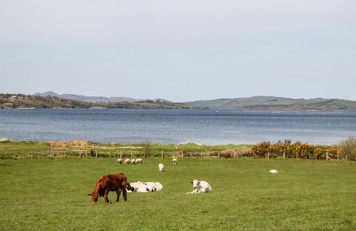 Kerrykeel Cabaña | BRIDGETOWN COTTAGE, pet friendly in Kerrykeel, County Donegal