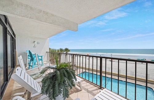 Myrtle Beach Condominio | Brigadune 3BR with Direct Oceanfront View - Pool!