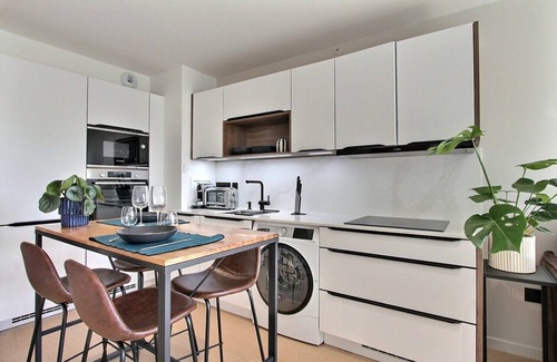 Grenelle Apartamento | Bright 1BD apt with terrace near Eiffel Tower, AC, elevator, insurance incl.