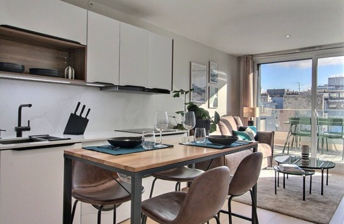 Grenelle Apartamento | Bright 1BD apt with terrace near Eiffel Tower, AC, elevator, insurance incl.