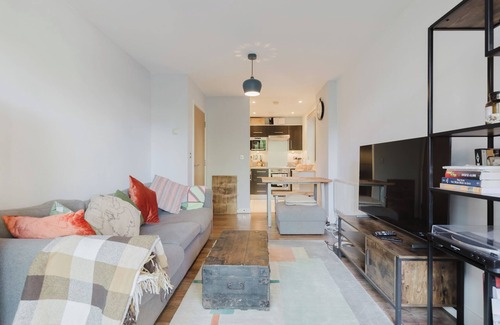 Prince's Apartamento | Bright 1BD Flat Near Iconic London Landmarks