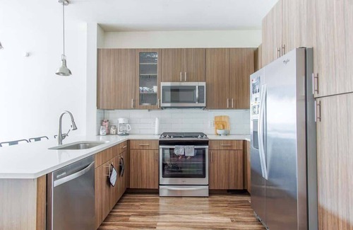 Richardson Apartamento | Bright 1BR Suite | Pool, Parking + Gym J