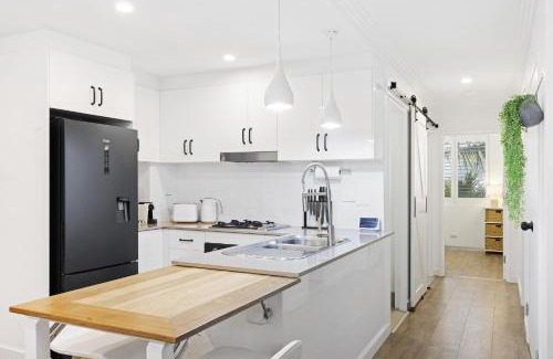 Narrabeen Apartamento | Bright 2-Bed Apartment Near Narrabeen Beach