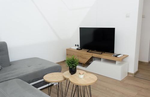 Odesos Apartamento | Bright 2-Bedroom Apartment Near Varna City Center by Flat Mаnаger