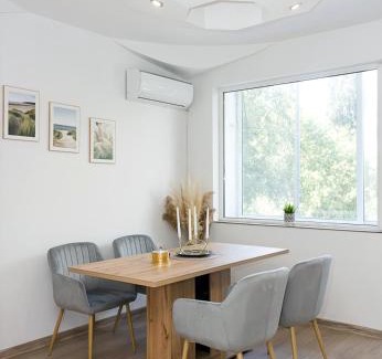 Odesos Apartamento | Bright 2-Bedroom Apartment Near Varna City Center by Flat Mаnаger