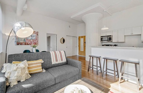 Point Breeze Condominio | Bright 2BR Apartment w Free Parking, Wifi, Gym, Central Location