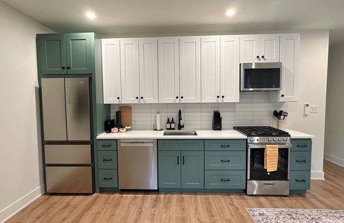 Evanston Apartamento | Bright 2BR - King Bed + Desk - Near: Northwestern-Chicago-Beaches