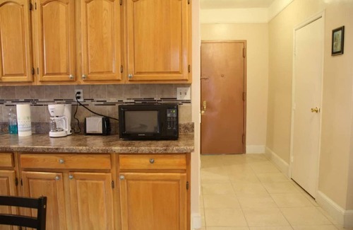 East Flatbush Casa | Bright 3-bedroom apartment in beautiful Brooklyn