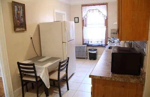 East Flatbush Casa | Bright 3-bedroom apartment in beautiful Brooklyn