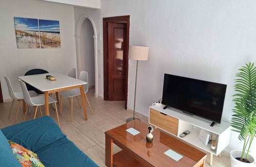 Cadiz Apartamento | Bright 3-bedroom apartment 8-minute walk from the best beach of Cádiz