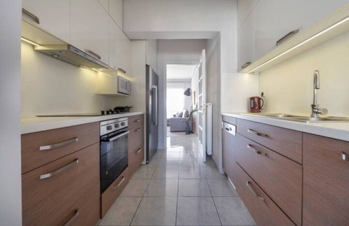 Glyfada Apartamento | Bright 3bdr Apt with Roofgarden, Jacuzzi