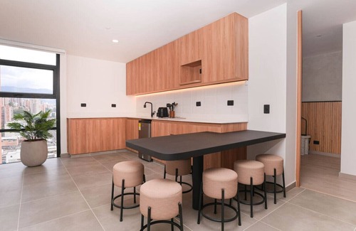 San Diego Apartamento | Bright 3BR in El Poblado - Jacuzzi & Digital Nomad