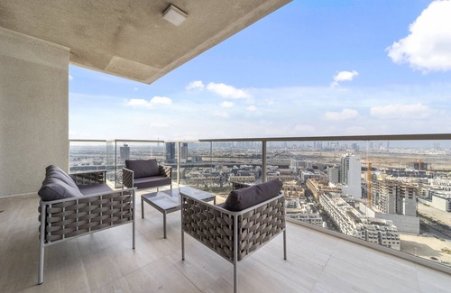 Jumeirah Village Circle Apartamento | Bright 4 BD Penthouse With Spacious Terrace