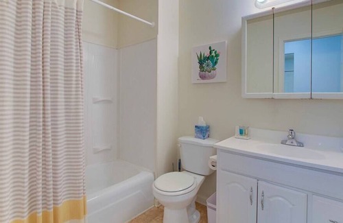North Canton Apartamento | Bright & Airy 1BR near Hall of Fame/Hwy/Airport