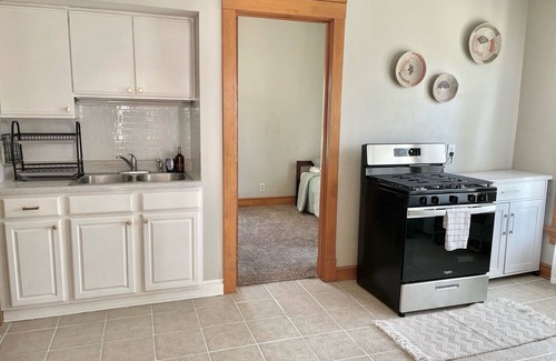 Washington Heights Casa | Bright & airy Craftsman home in great walkable area.