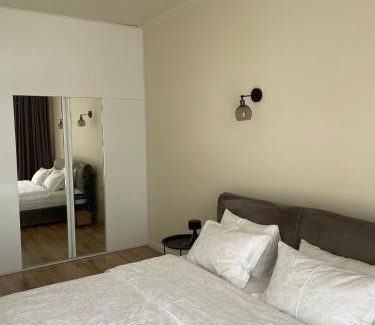 Saburtalo Apartamento | Bright & Airy Hideaway