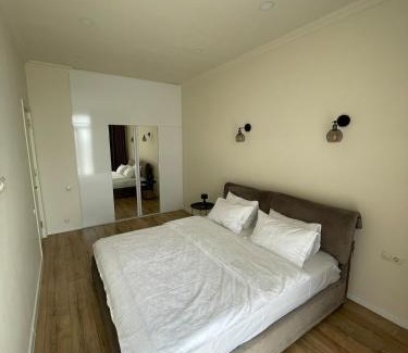 Saburtalo Apartamento | Bright & Airy Hideaway