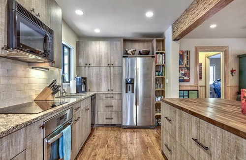 Tahoe Vista Casa | Bright, airy home near lake and skiing.