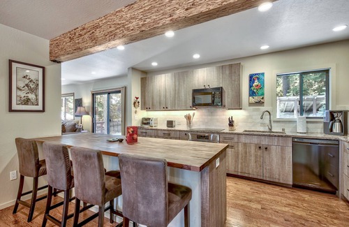 Tahoe Vista Casa | Bright, airy home near lake and skiing.