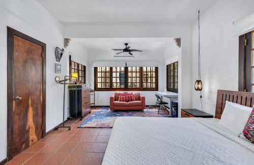 Parque Casa | Bright & airy Spanish villa steps to sand GEN AC - Main House