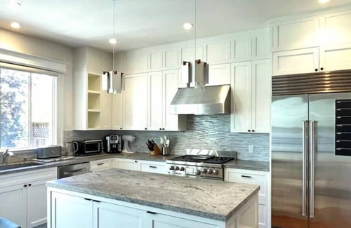 Richmond District Casa | Bright and Airy home 4B/3.5 Bath near Presidio and GG Bridge