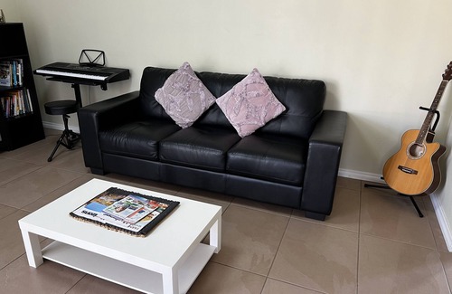 Marangaroo Casa | Bright and beautiful home in Marangaroo, short drive to Perth CBD and beach.