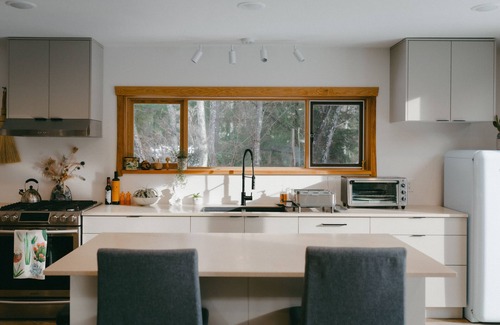 Central Kootenay Cabina | Bright and beautiful newly renovated cabin.